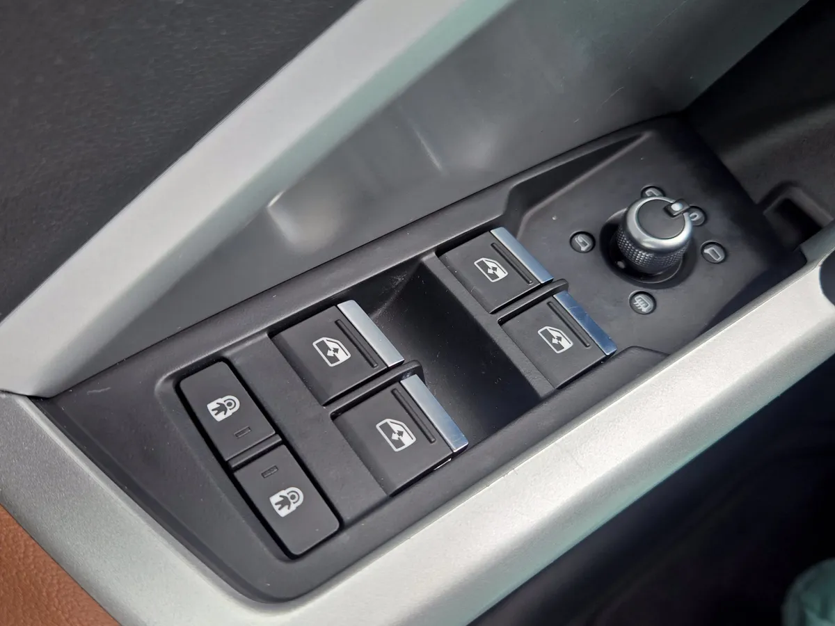 2021 Audi Q3 S line Premium thumbnail 12