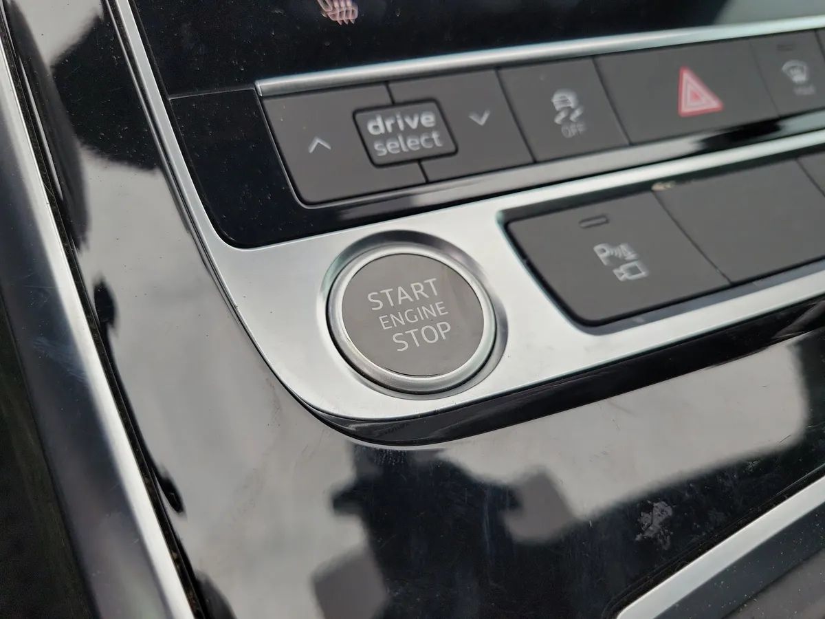 2021 Audi Q8 55 Premium thumbnail 18