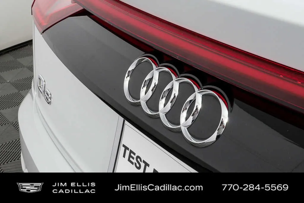 2021 Audi Q8 Premium Plus thumbnail 38