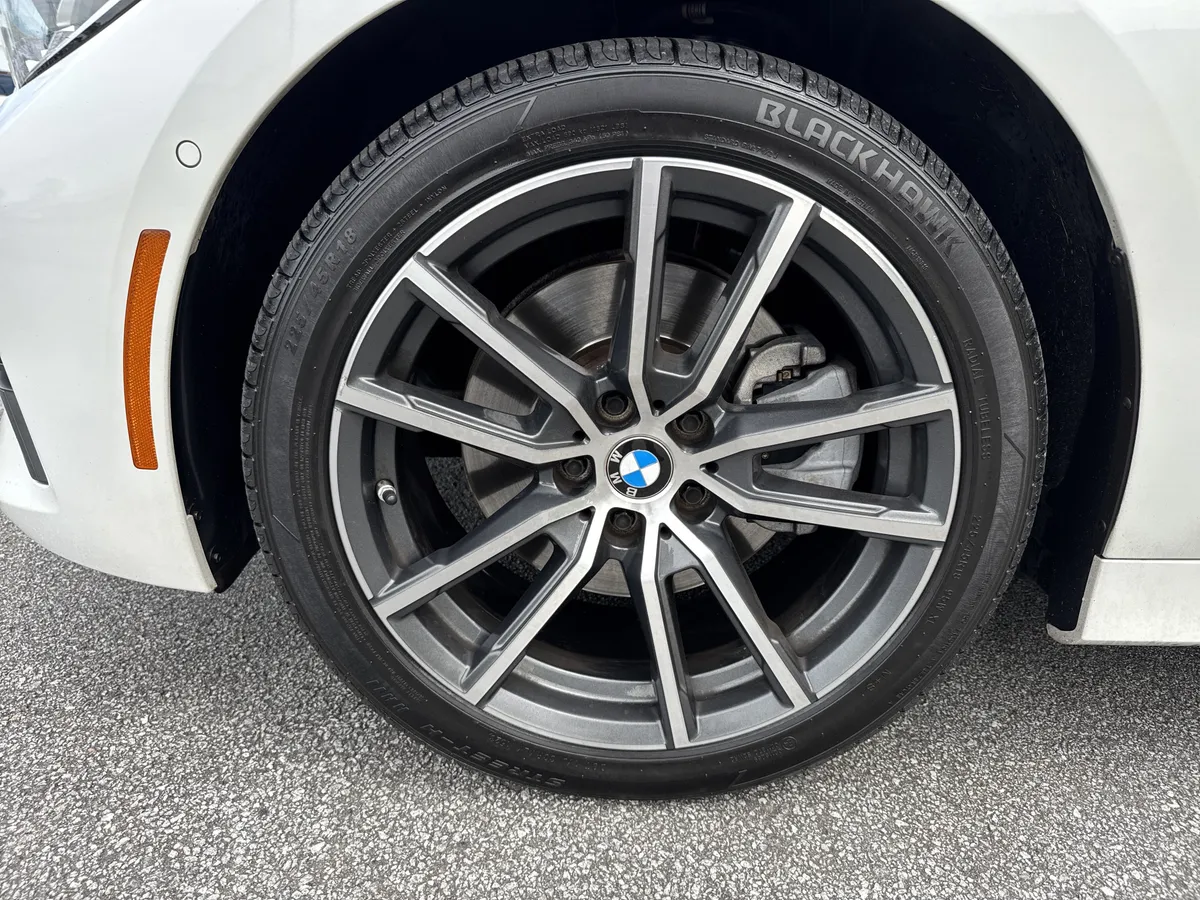 2021 BMW 3 Series 330i thumbnail 12