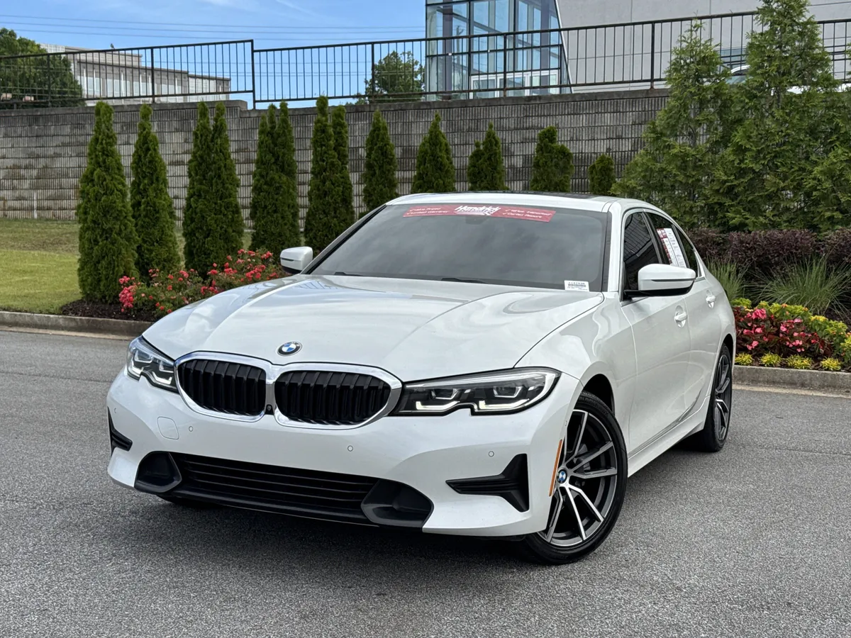 2021 BMW 3 Series 330i thumbnail 4