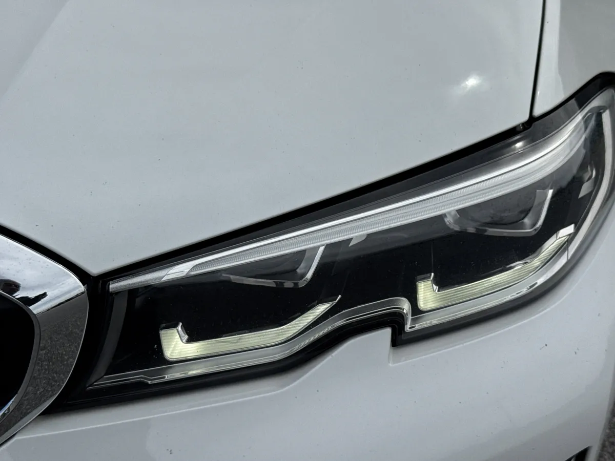 2021 BMW 3 Series 330i thumbnail 5