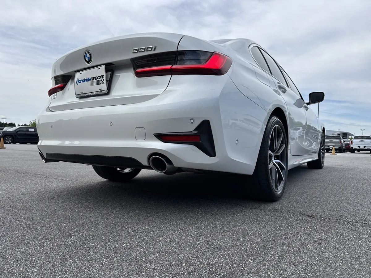 2021 BMW 3 Series 330i thumbnail 9