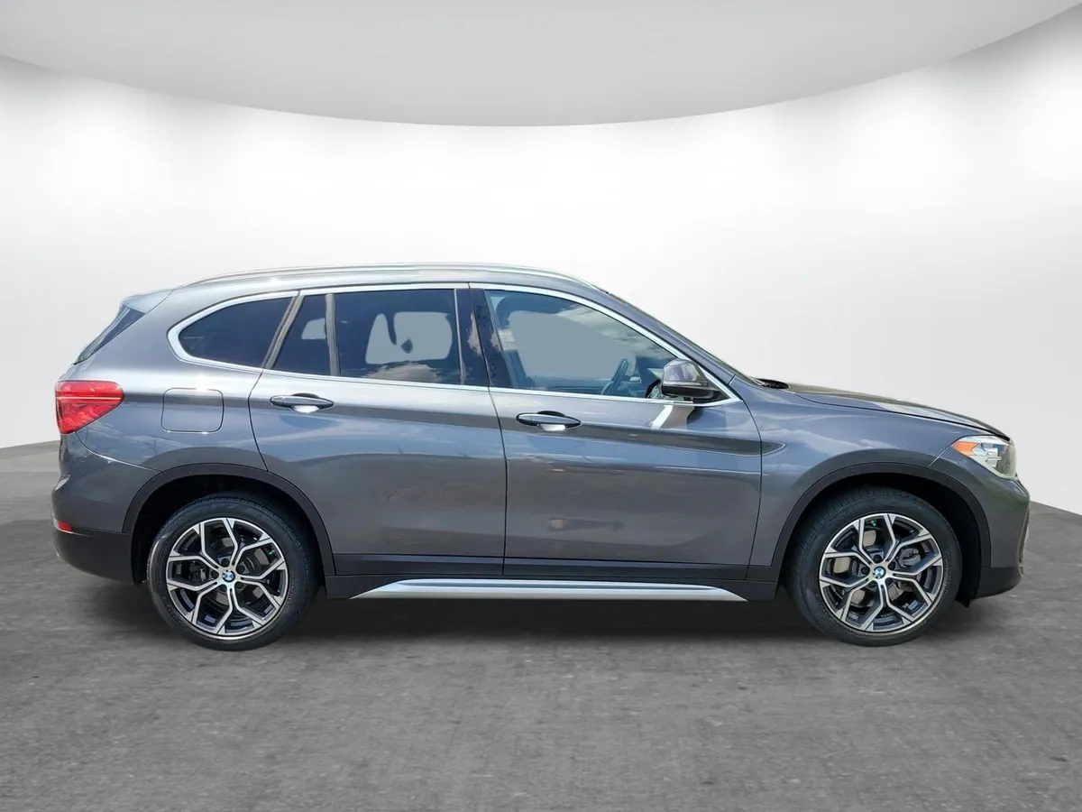 2021 BMW X1 xDrive28i thumbnail 24