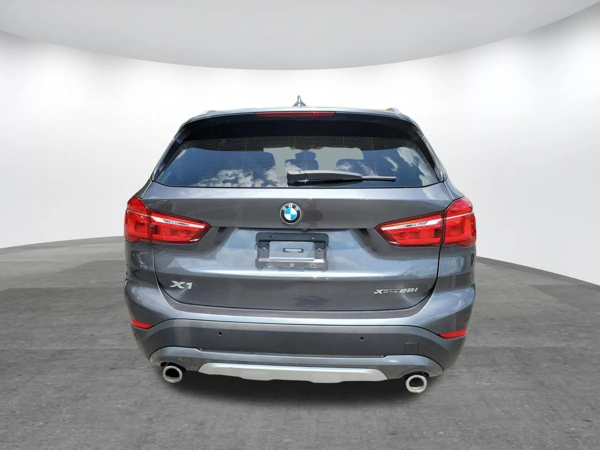 2021 BMW X1 xDrive28i thumbnail 26