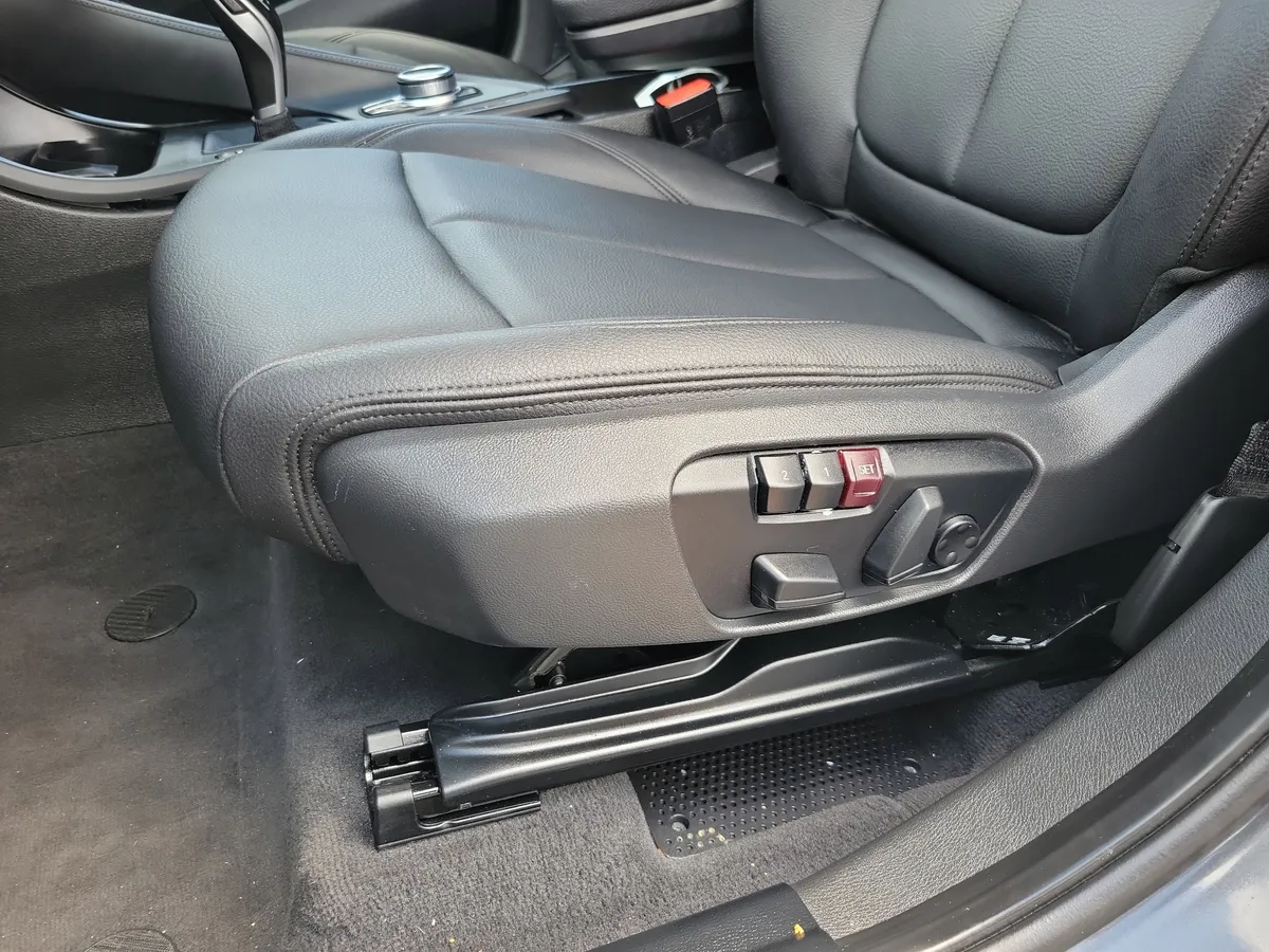 2021 BMW X1 xDrive28i thumbnail 5