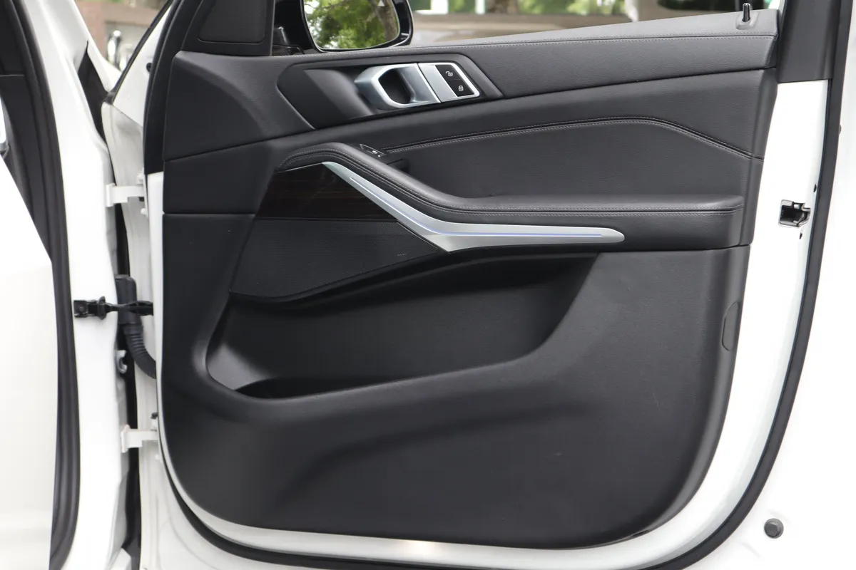 2021 BMW X5 xDrive40i thumbnail 28
