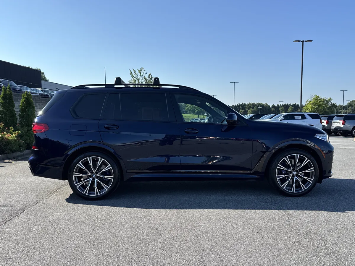 2021 BMW X7 M50i thumbnail 10