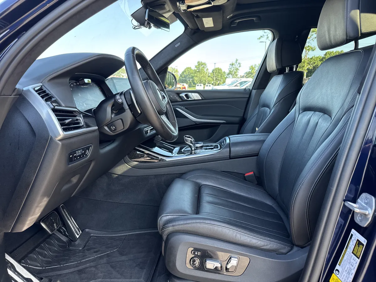 2021 BMW X7 M50i thumbnail 16
