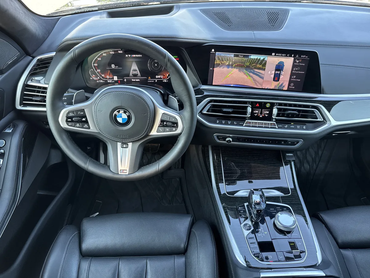 2021 BMW X7 M50i thumbnail 18