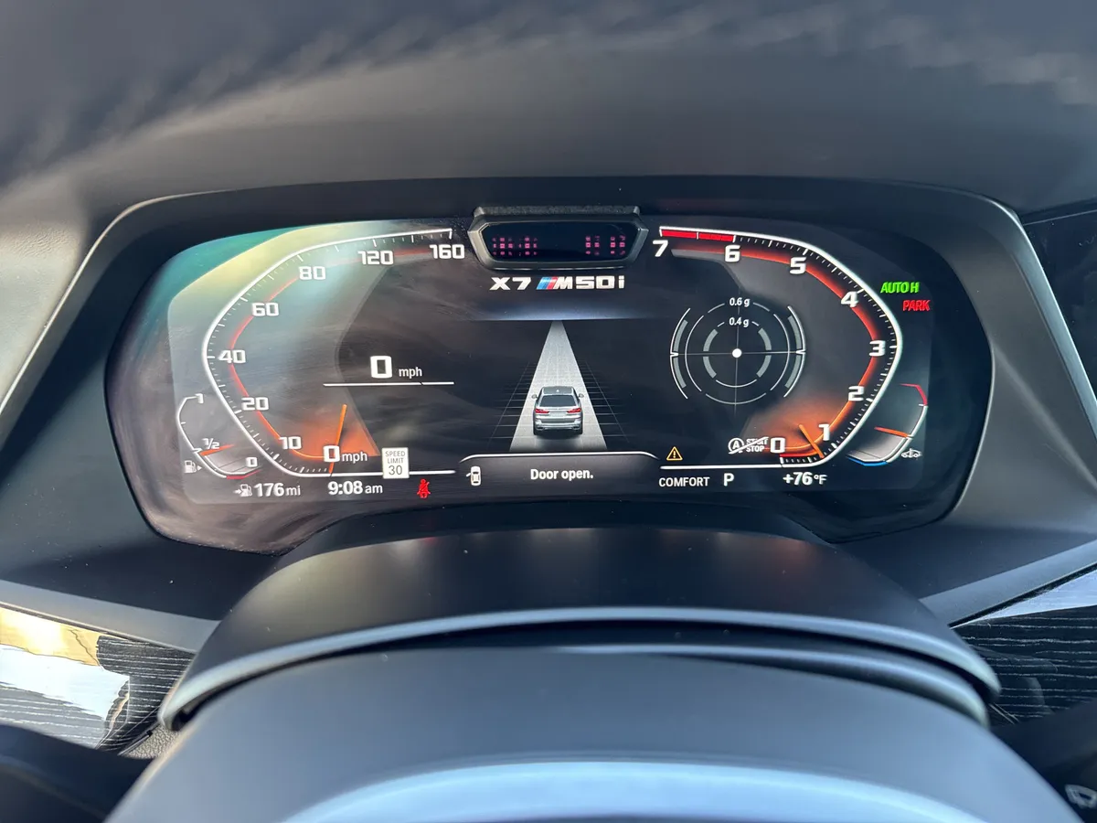 2021 BMW X7 M50i thumbnail 21