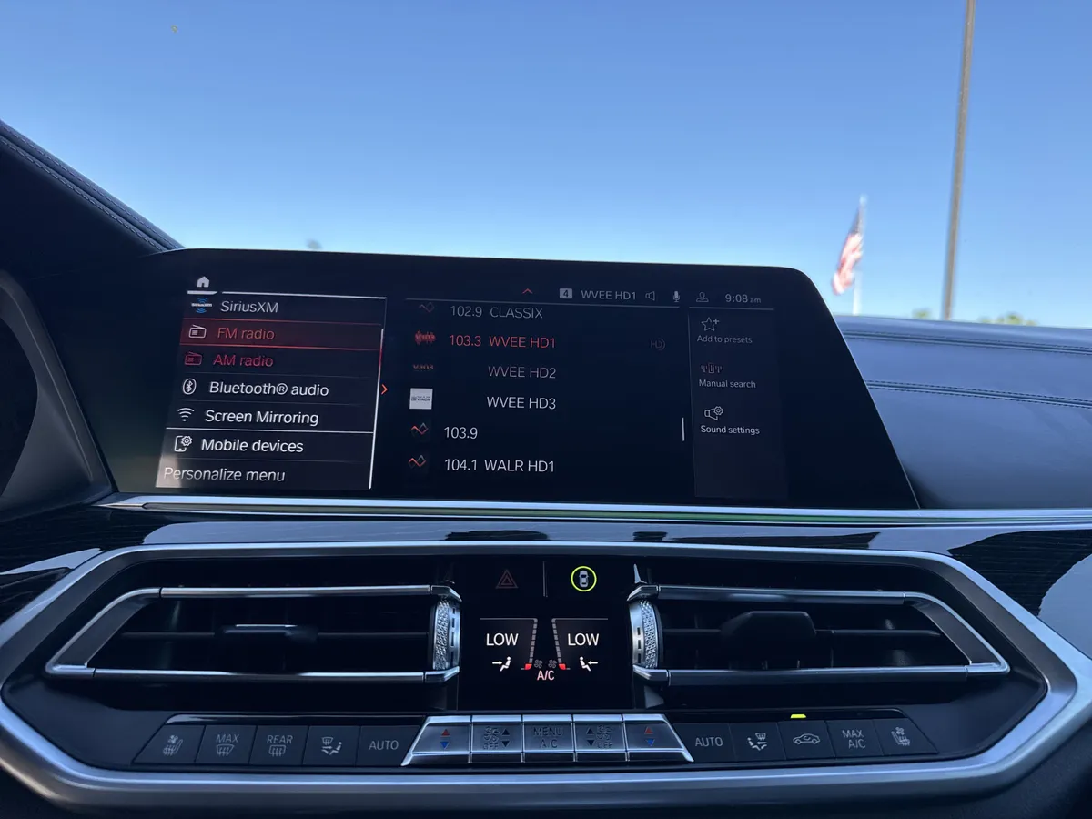 2021 BMW X7 M50i thumbnail 22
