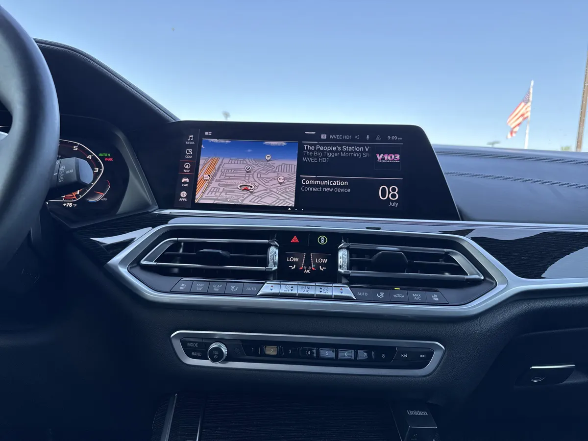 2021 BMW X7 M50i thumbnail 28