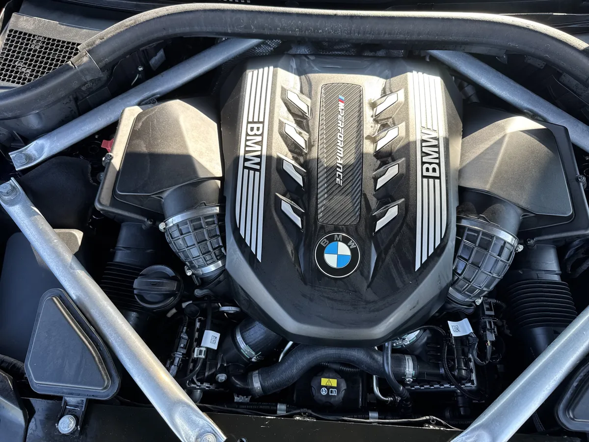 2021 BMW X7 M50i thumbnail 32
