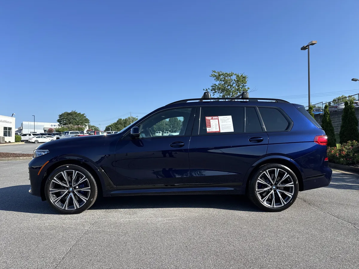 2021 BMW X7 M50i thumbnail 6