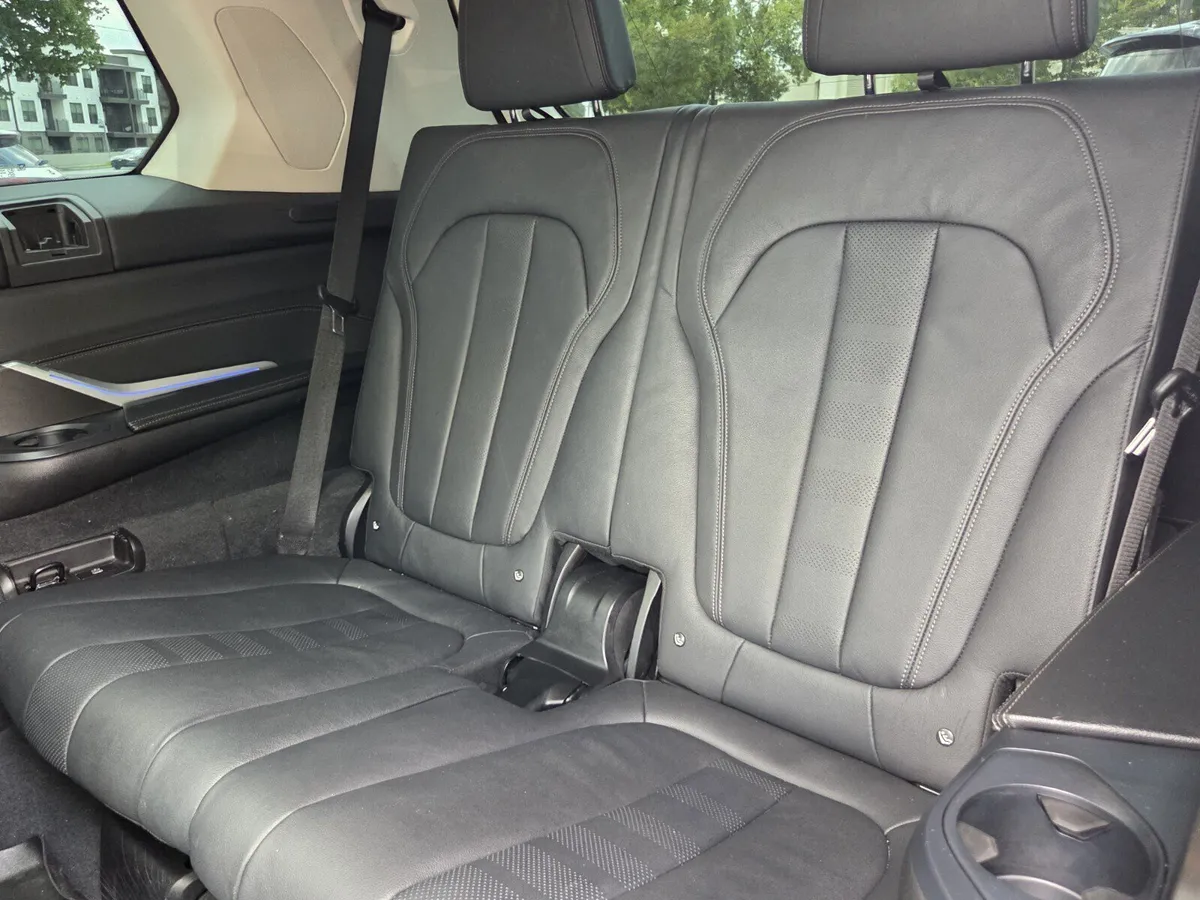 2021 BMW X7 xDrive40i thumbnail 12