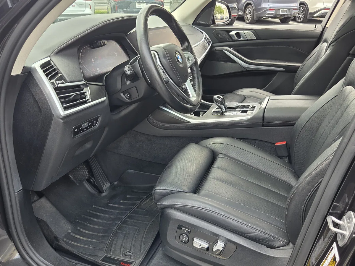 2021 BMW X7 xDrive40i thumbnail 16