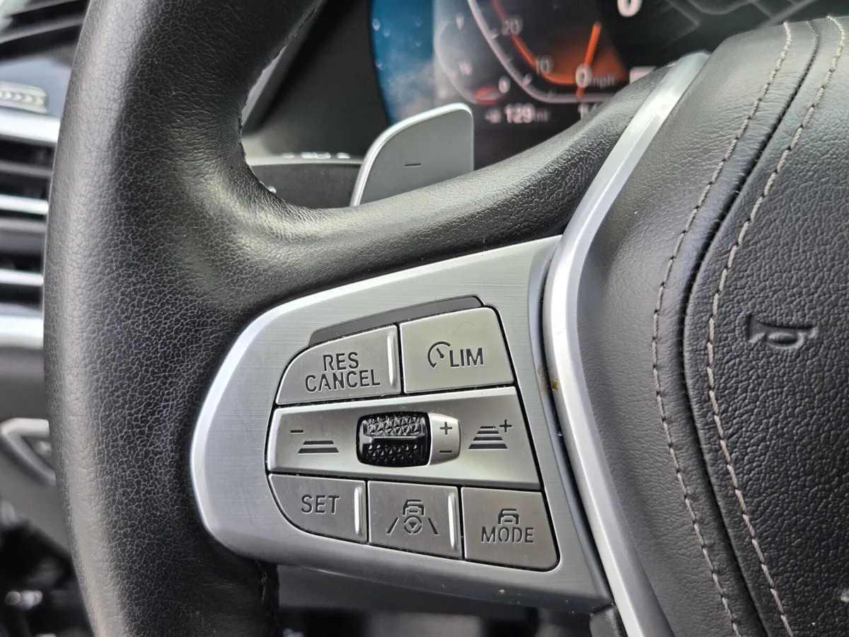 2021 BMW X7 xDrive40i thumbnail 26
