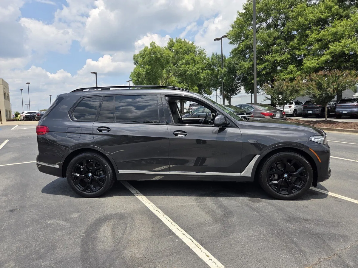 2021 BMW X7 xDrive40i thumbnail 6