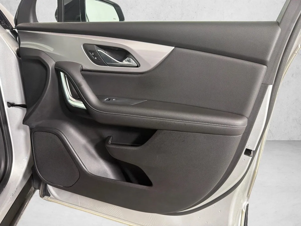 2021 Chevrolet Blazer LT thumbnail 14