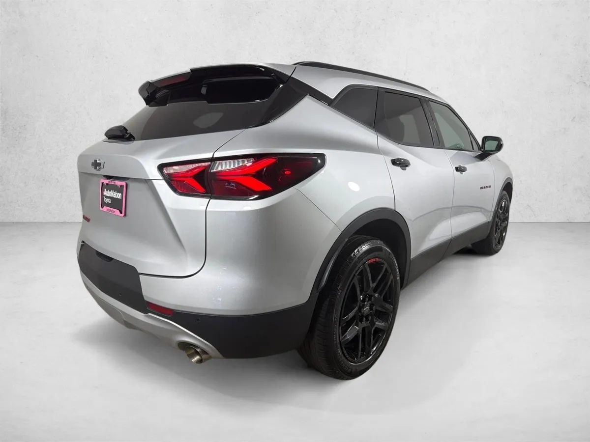 2021 Chevrolet Blazer LT thumbnail 3