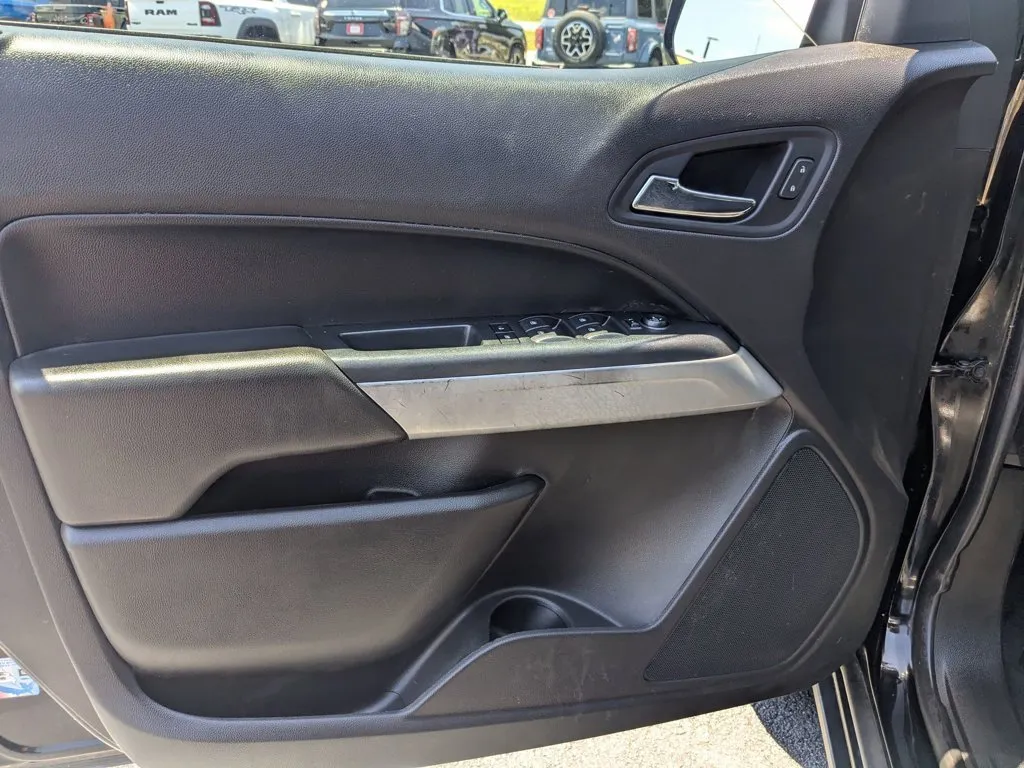 2021 Chevrolet Colorado 2WD LT thumbnail 11