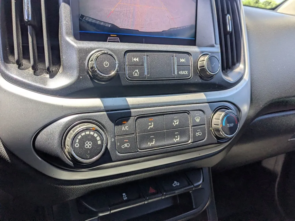 2021 Chevrolet Colorado 2WD LT thumbnail 17