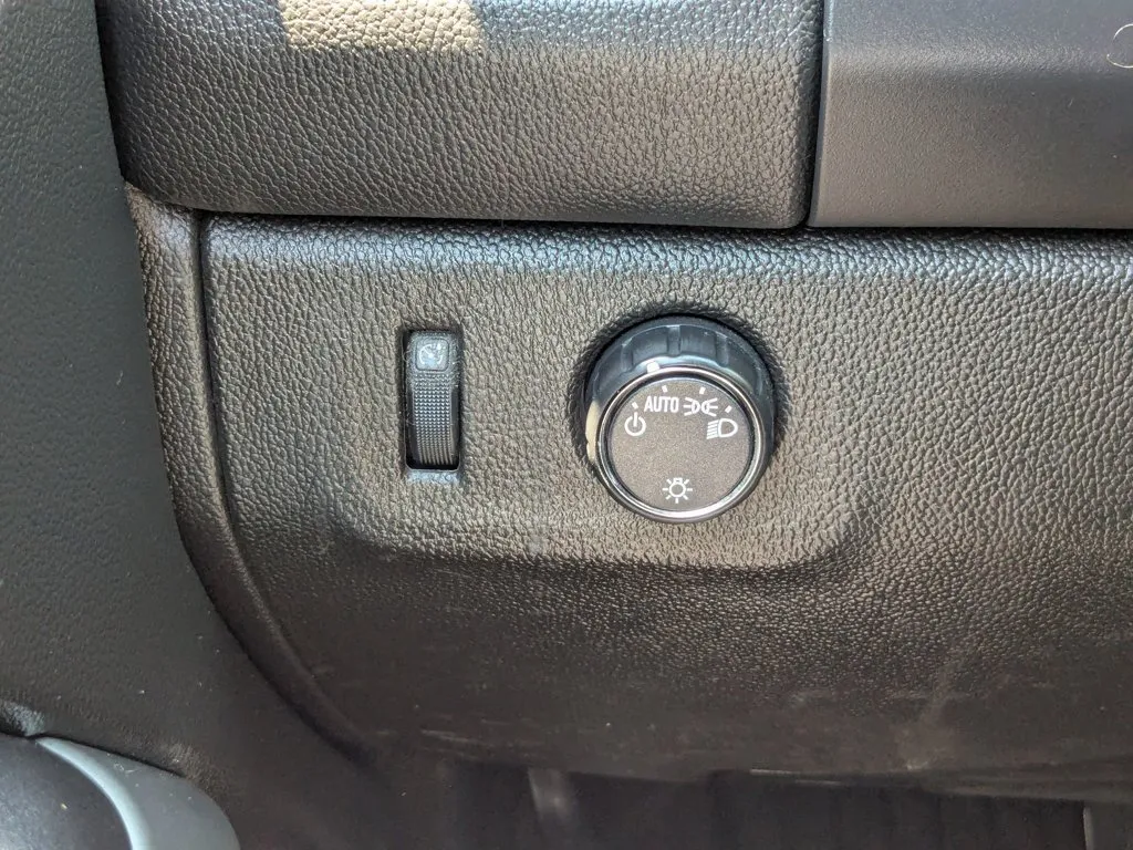 2021 Chevrolet Colorado 2WD LT thumbnail 19