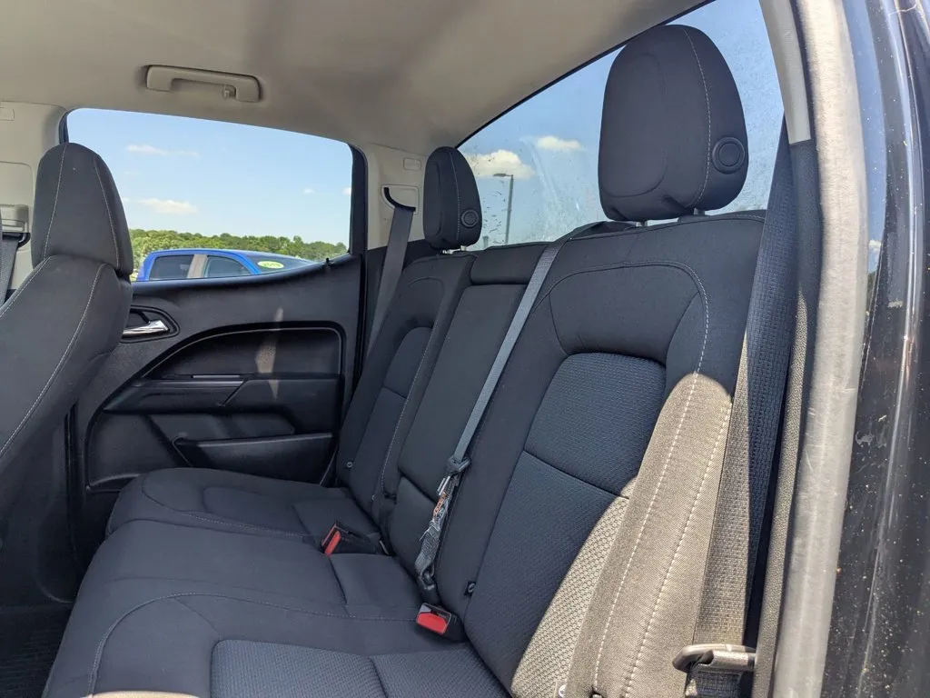 2021 Chevrolet Colorado 2WD LT thumbnail 22