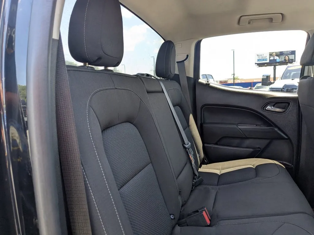 2021 Chevrolet Colorado 2WD LT thumbnail 23