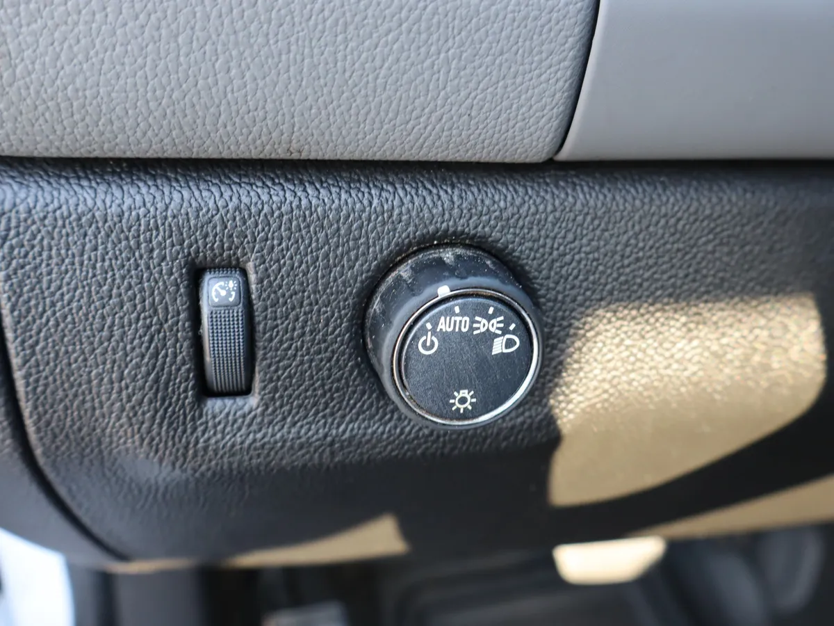 2021 Chevrolet Colorado 2WD Work Truck thumbnail 18