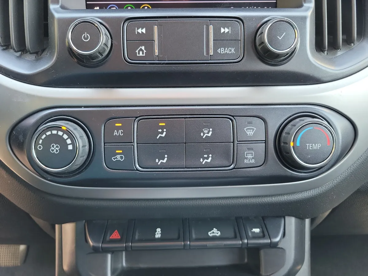 2021 Chevrolet Colorado LT thumbnail 19