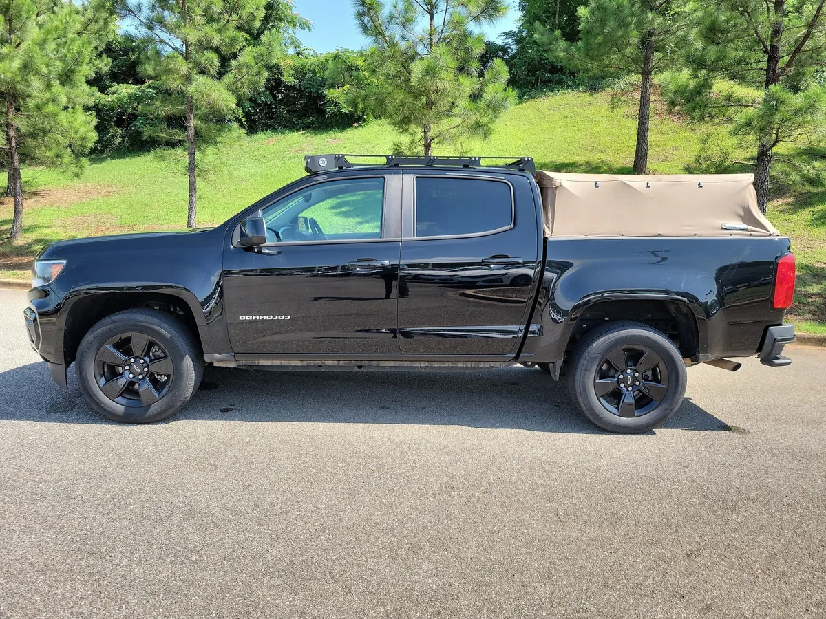 2021 Chevrolet Colorado LT thumbnail 2