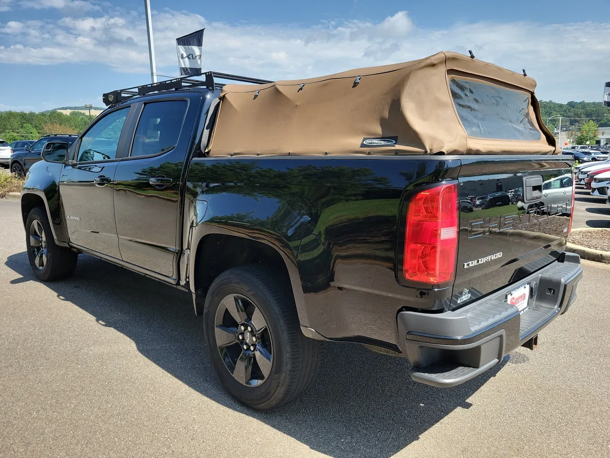 2021 Chevrolet Colorado LT thumbnail 3