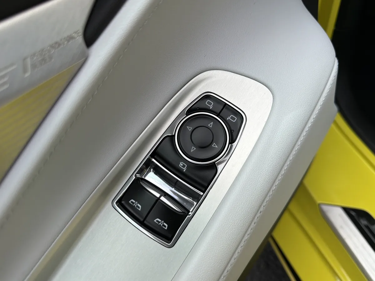 2021 Chevrolet Corvette 2LT thumbnail 26