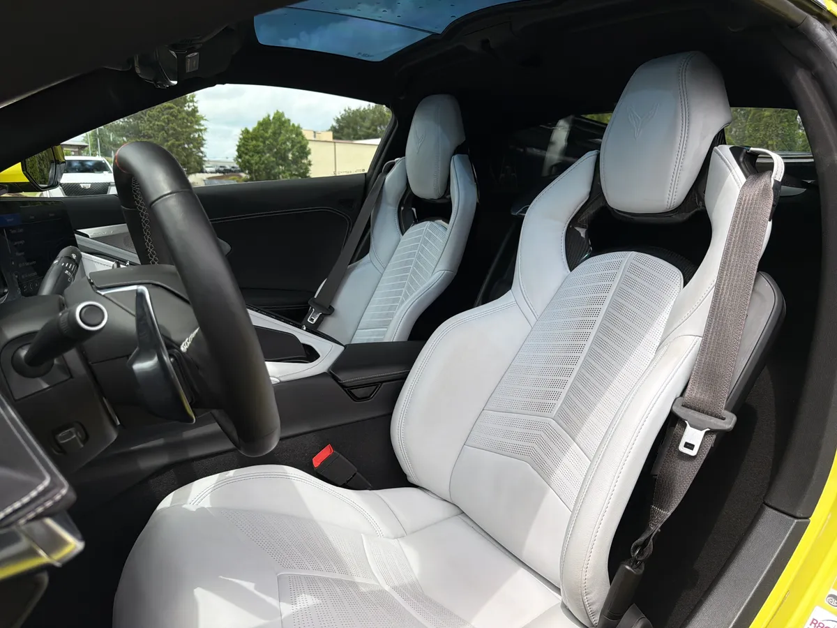 2021 Chevrolet Corvette 2LT thumbnail 6