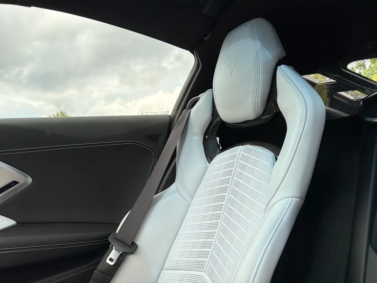 2021 Chevrolet Corvette 2LT thumbnail 8
