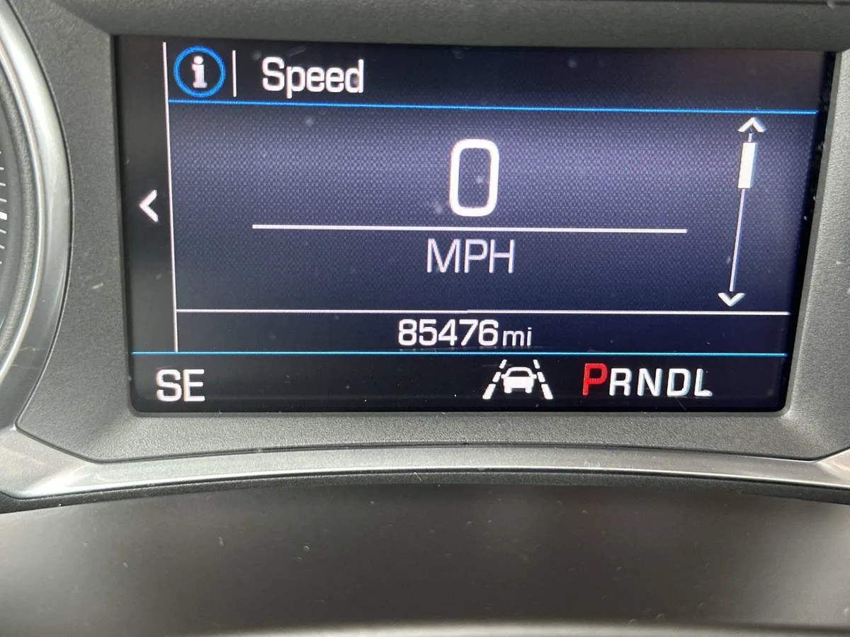 2021 Chevrolet Equinox LT thumbnail 23