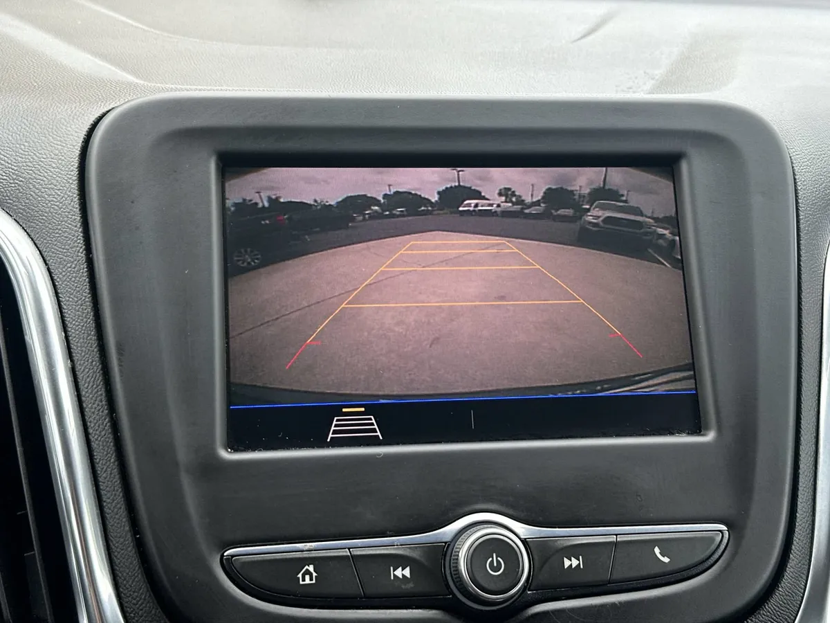 2021 Chevrolet Equinox LT thumbnail 26