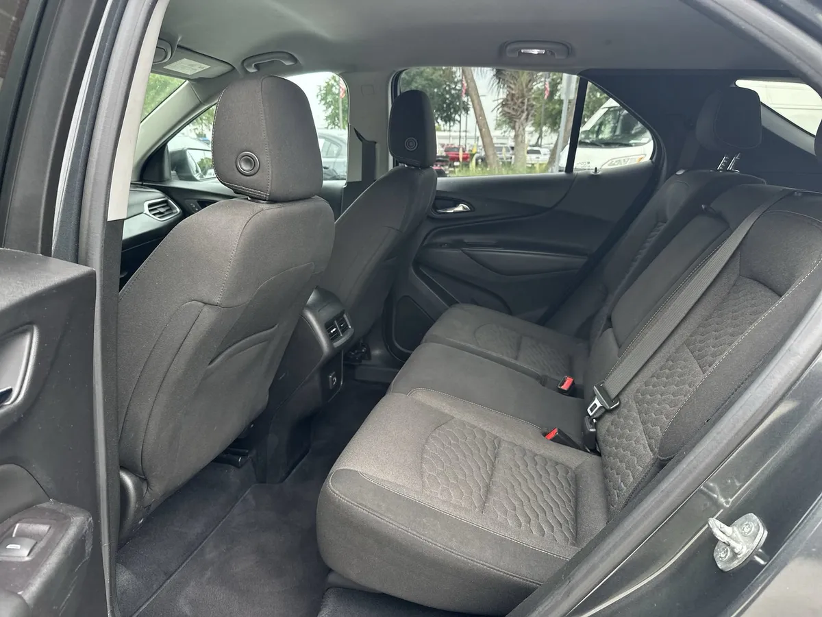 2021 Chevrolet Equinox LT thumbnail 30