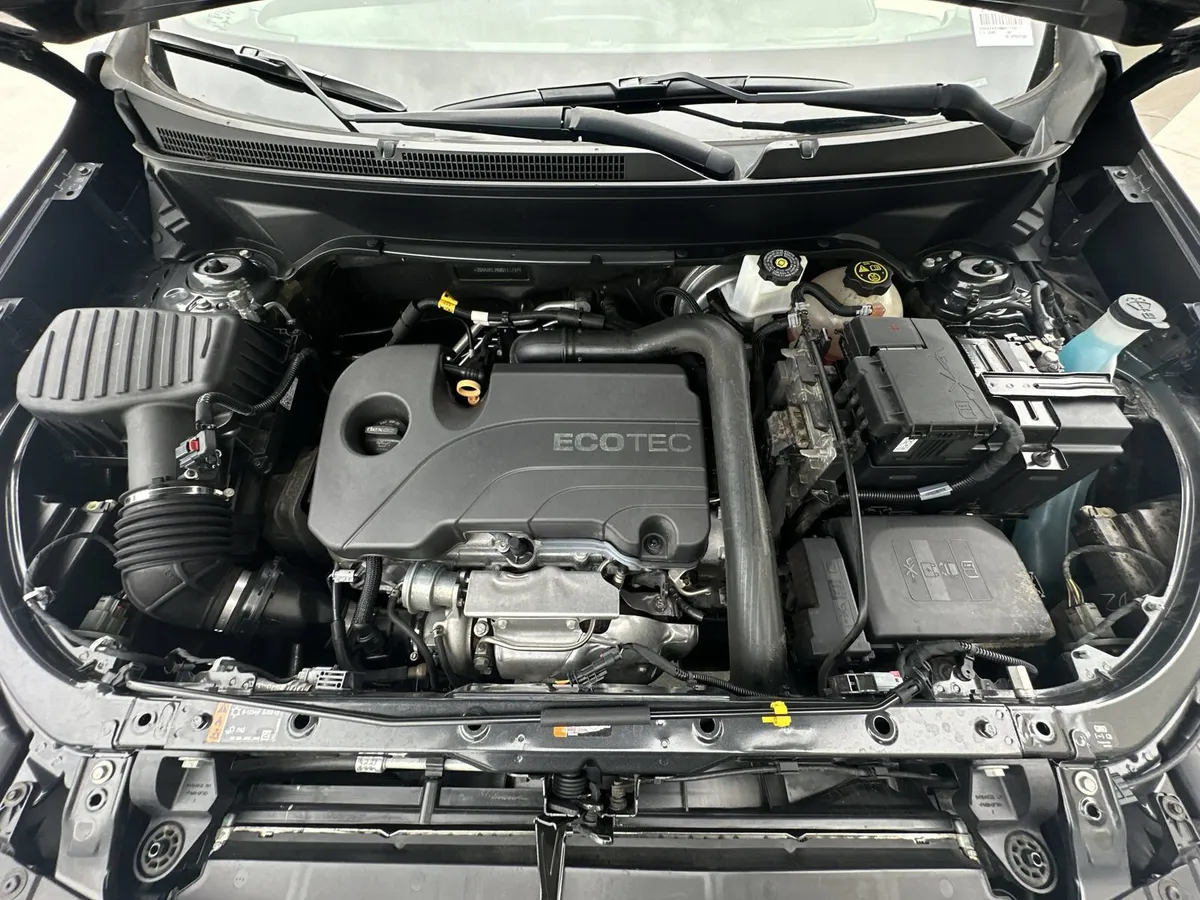 2021 Chevrolet Equinox LT thumbnail 32