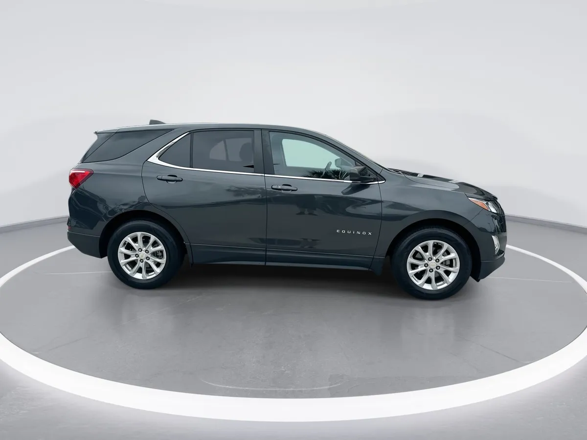 2021 Chevrolet Equinox LT thumbnail 9