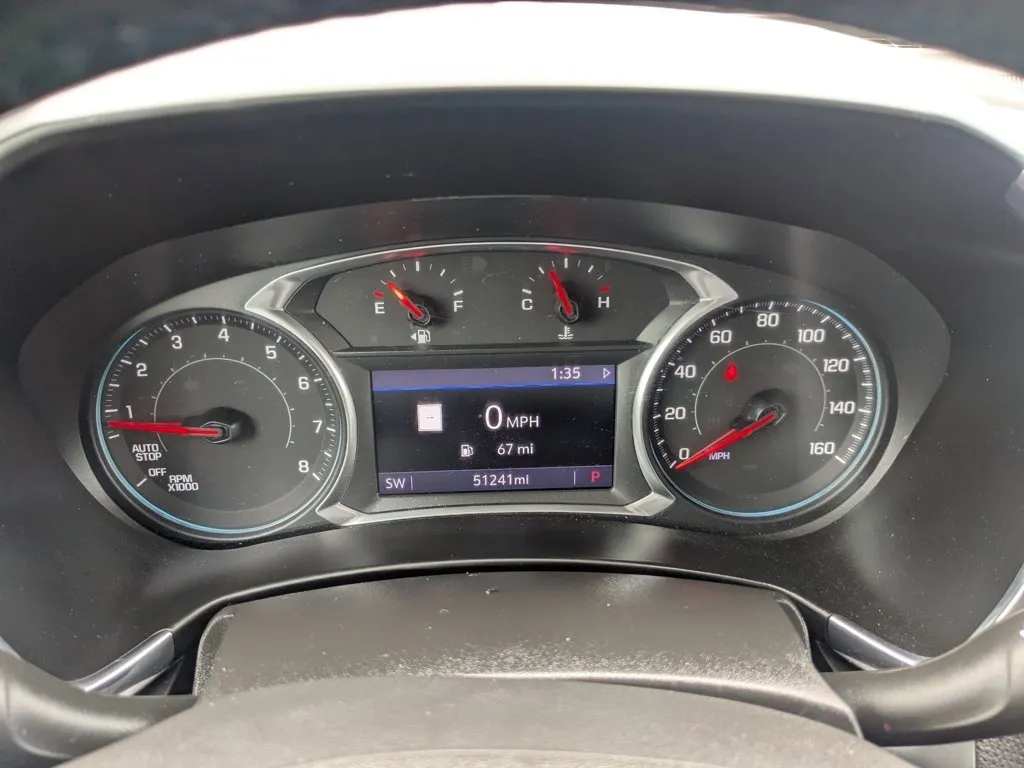 2021 Chevrolet Equinox Premier thumbnail 16