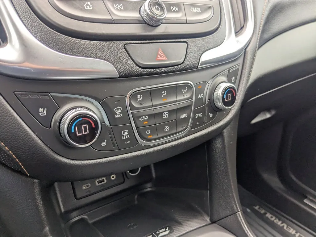 2021 Chevrolet Equinox Premier thumbnail 19