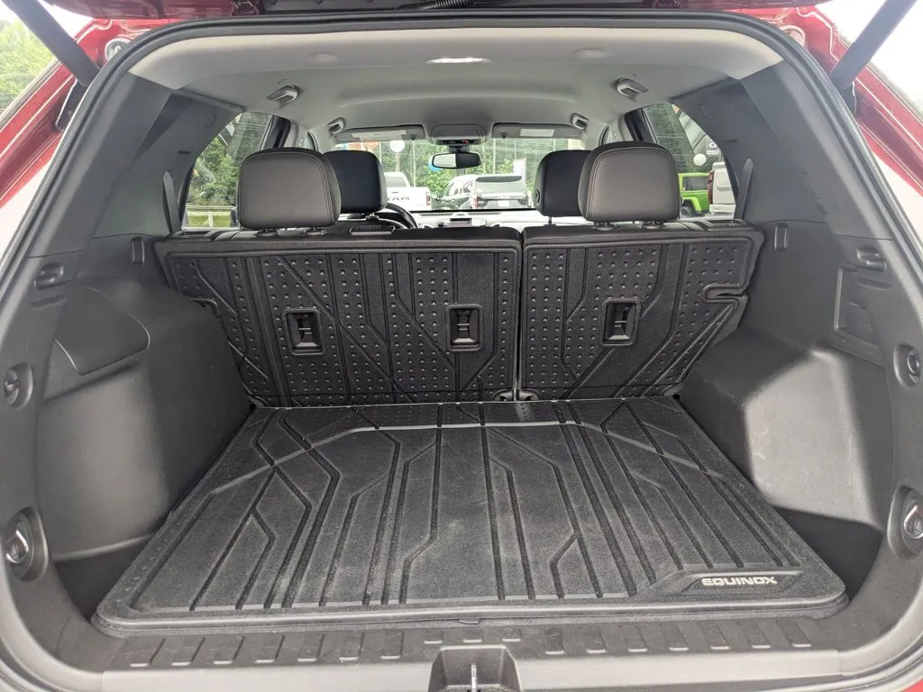 2021 Chevrolet Equinox Premier thumbnail 26