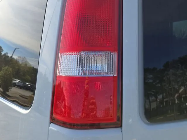 2021 Chevrolet Express 3500 LT thumbnail 12
