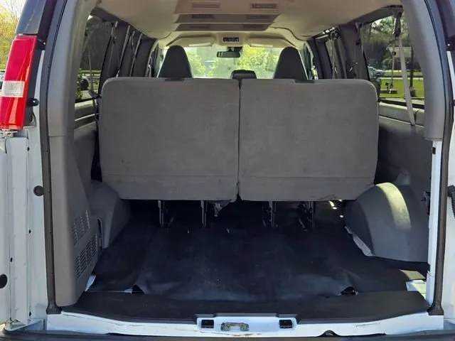 2021 Chevrolet Express 3500 LT thumbnail 14