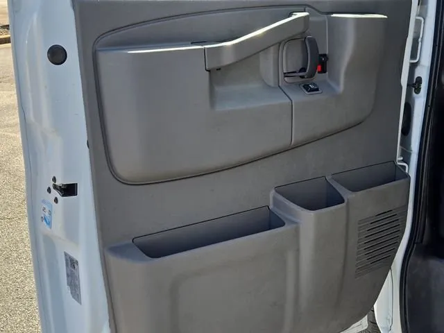 2021 Chevrolet Express 3500 LT thumbnail 16
