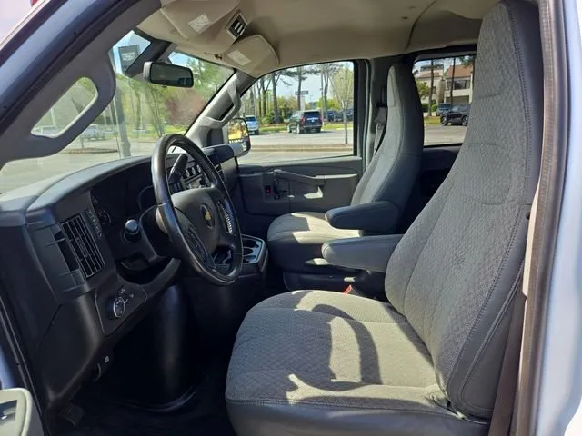 2021 Chevrolet Express 3500 LT thumbnail 19