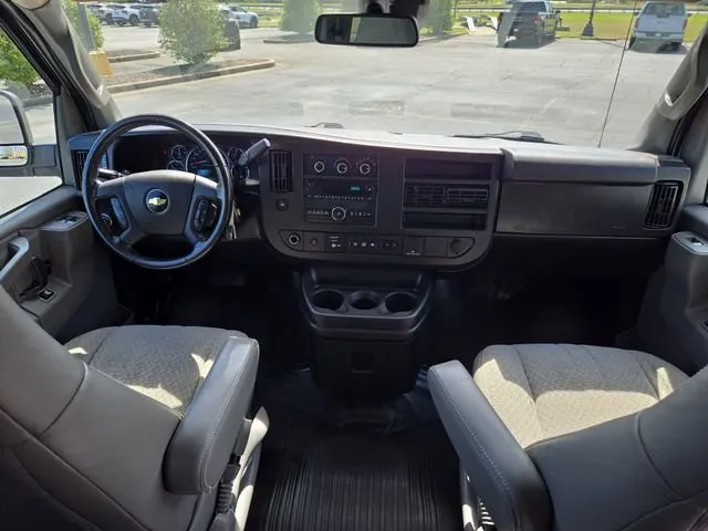 2021 Chevrolet Express 3500 LT thumbnail 22